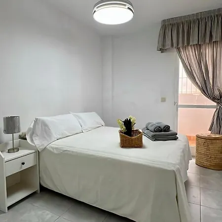 Center * فوينخيرولا